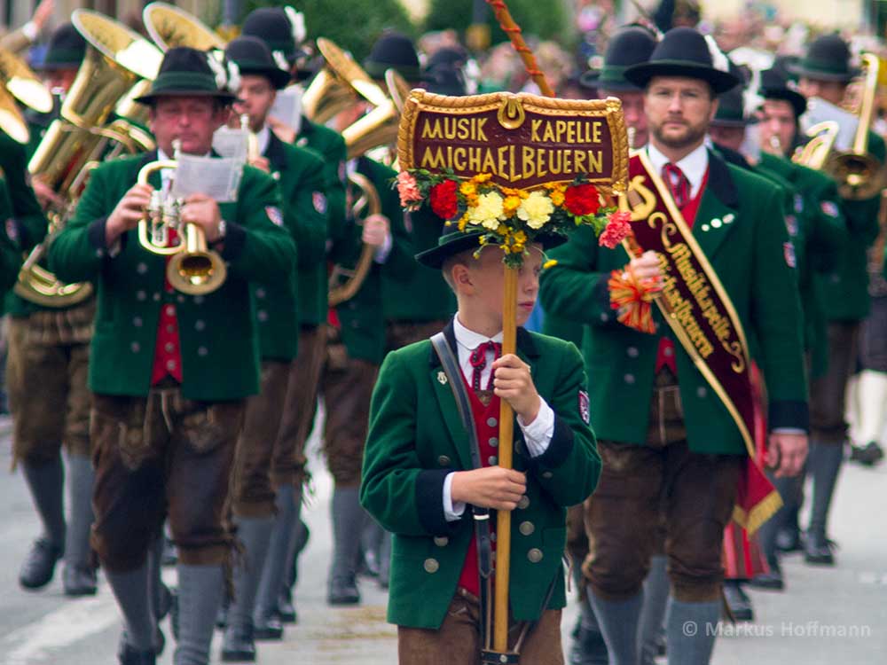 Musikkapelle-Michaelbeuern.jpg Musikkapelle-Michaelbeuern.jpg